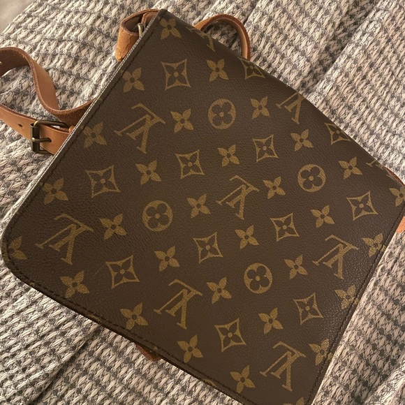 Louis Vuitton - Picture 4 of 15